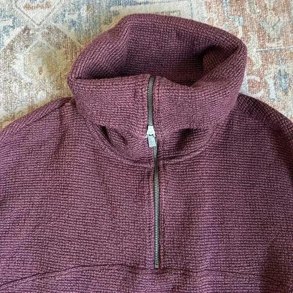 Sweaty Betty restful Boucle Waffle Knit Burgundy Half Zip Long Sleeve - Picture 4 of 9
